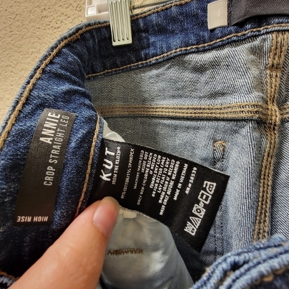 Kut from the Kloth Annie crop pant - Picture 6 of 7